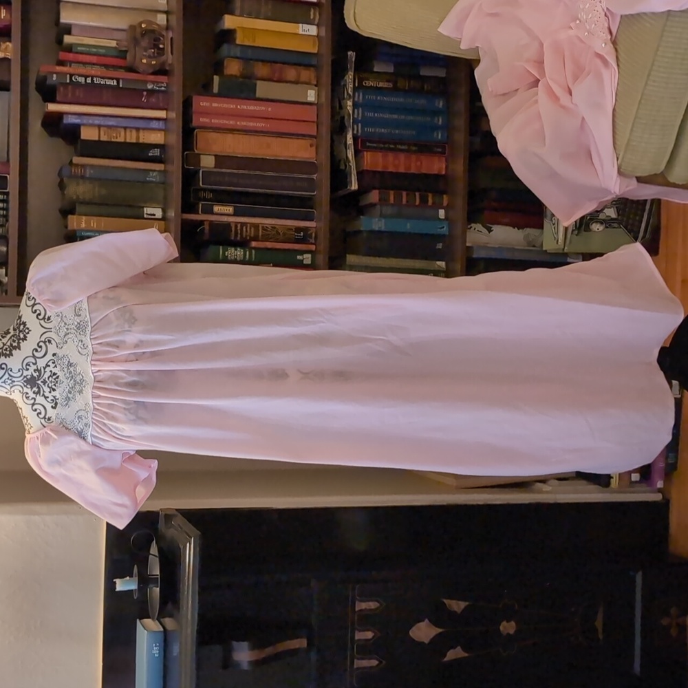 Vintage Pink Ruffle Nightgown and Robe Set - Picture 7 of 10